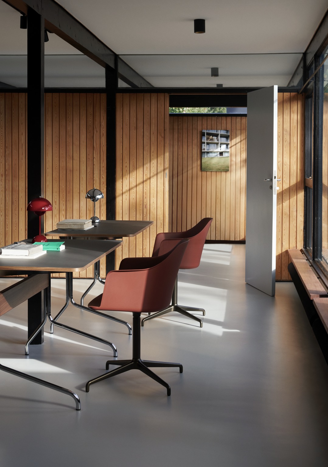 Pavilion Desk AV16